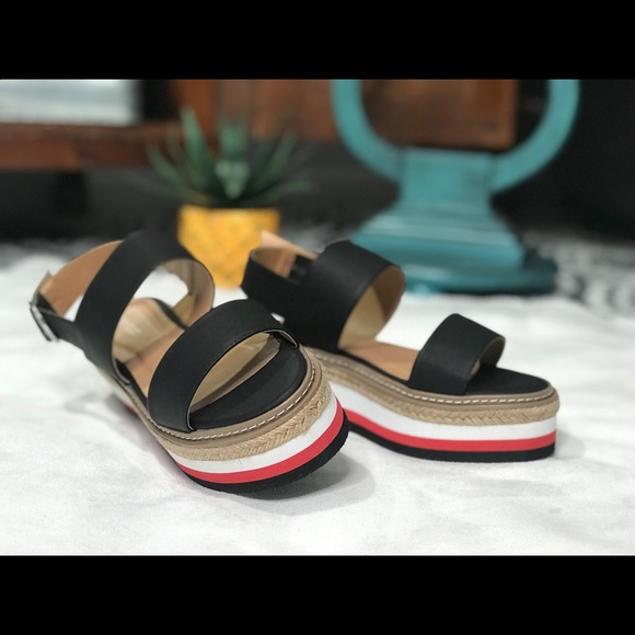 Women Sandal - Picture 5 of 7